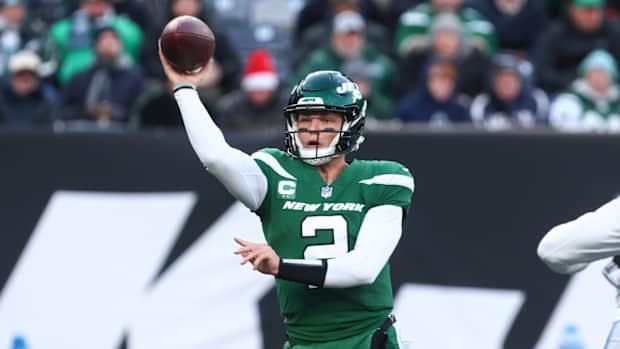 New York Jets QB Zach Wilson throws pass